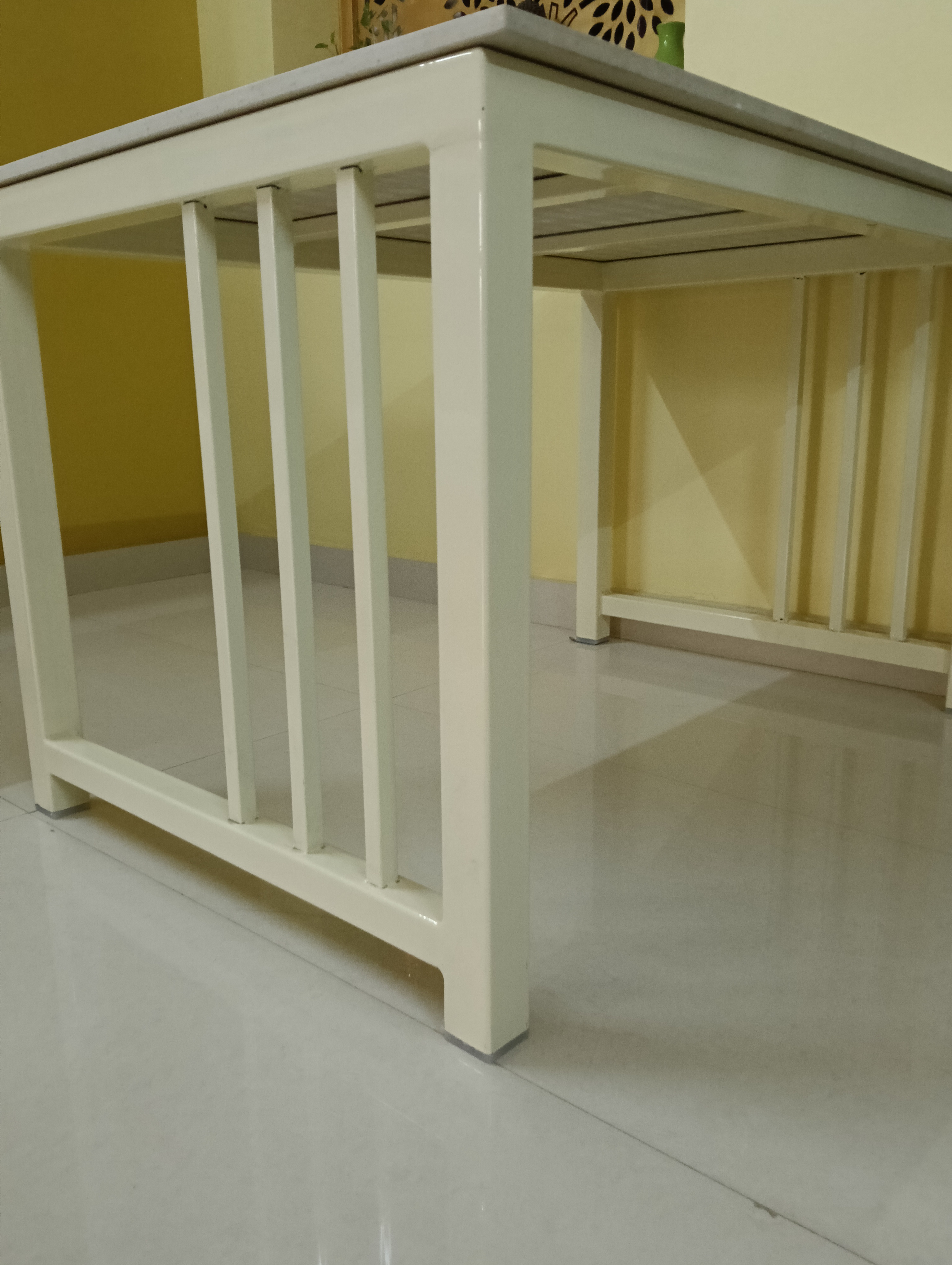 MS dining table